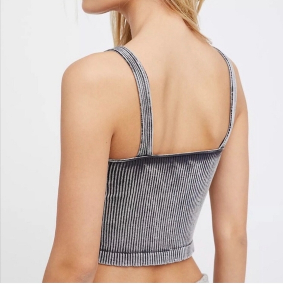 🔥 NWOT!! 🔥 Free People seamless crop washed grey/black Size M-L - Picture 3 of 8